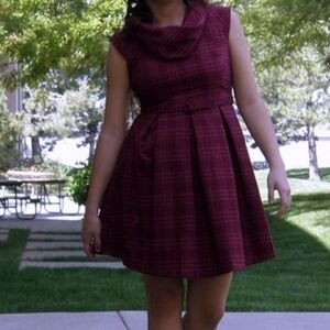 Go International Size 9 Plaid Red Dress
